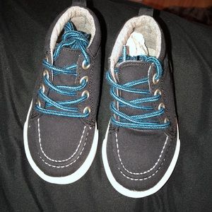 Gymboree Size 6 shoes